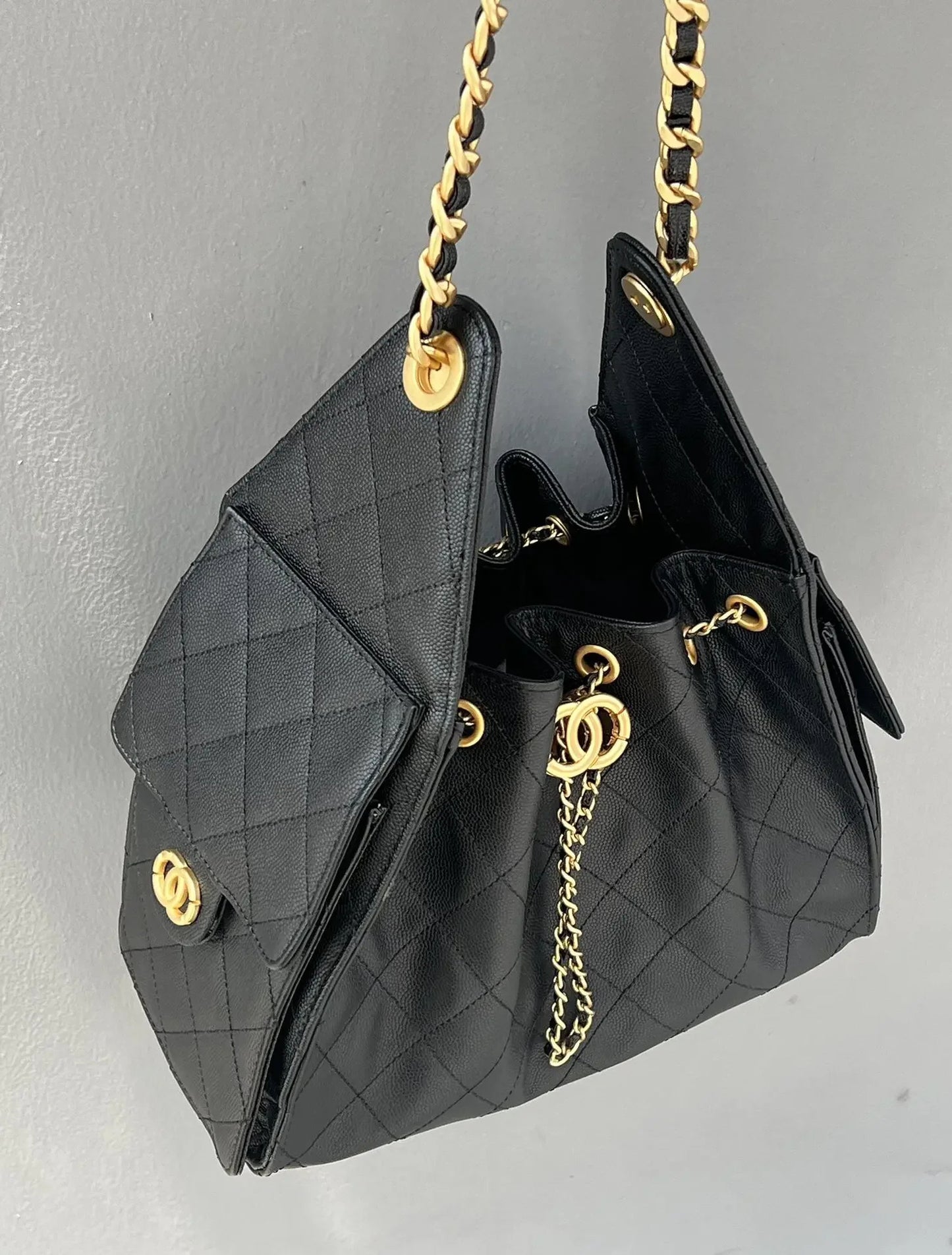 Washed Denim Bucket Bag Hobo Underarm Bag Top Layer Cowhide Chain Drawstring Soft Vintage Single Shoulder Bag for Women