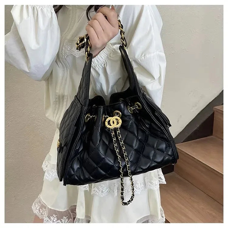 Washed Denim Bucket Bag Hobo Underarm Bag Top Layer Cowhide Chain Drawstring Soft Vintage Single Shoulder Bag for Women