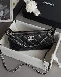 Chanel Timeless Classics Matelasse Chainclutch Black Caviar Leather
