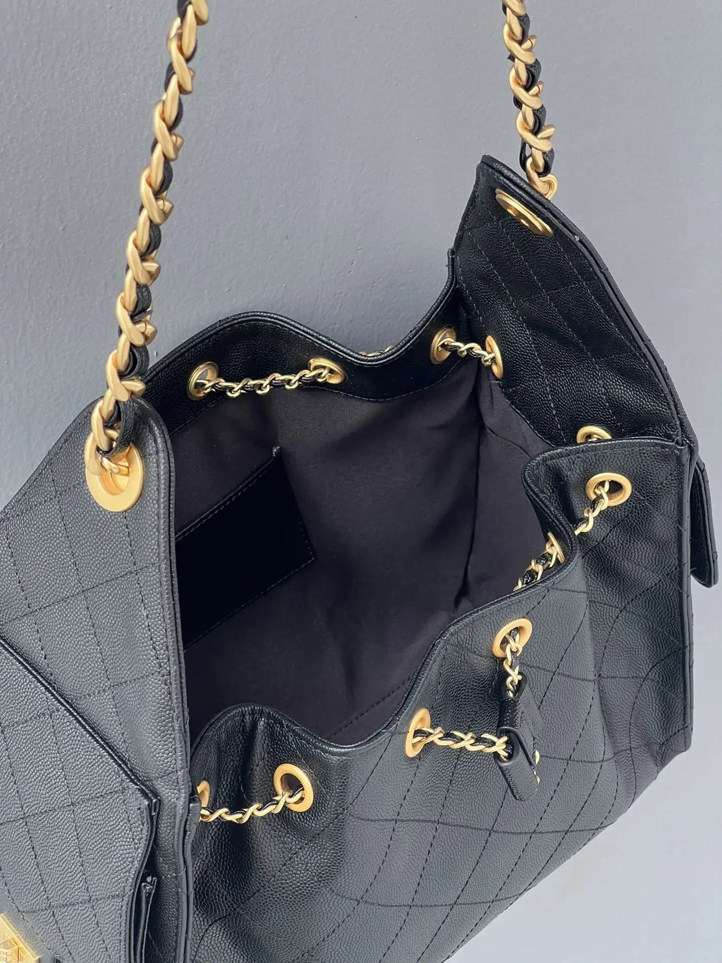 Washed Denim Bucket Bag Hobo Underarm Bag Top Layer Cowhide Chain Drawstring Soft Vintage Single Shoulder Bag for Women